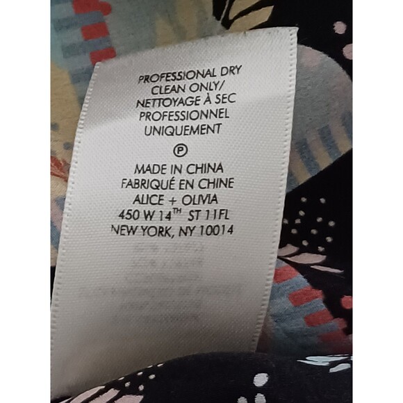 alice + olivia Willa Flutter Sleeve Silk Button-Up Top Large "Stace Face" - Picture 7 of 7